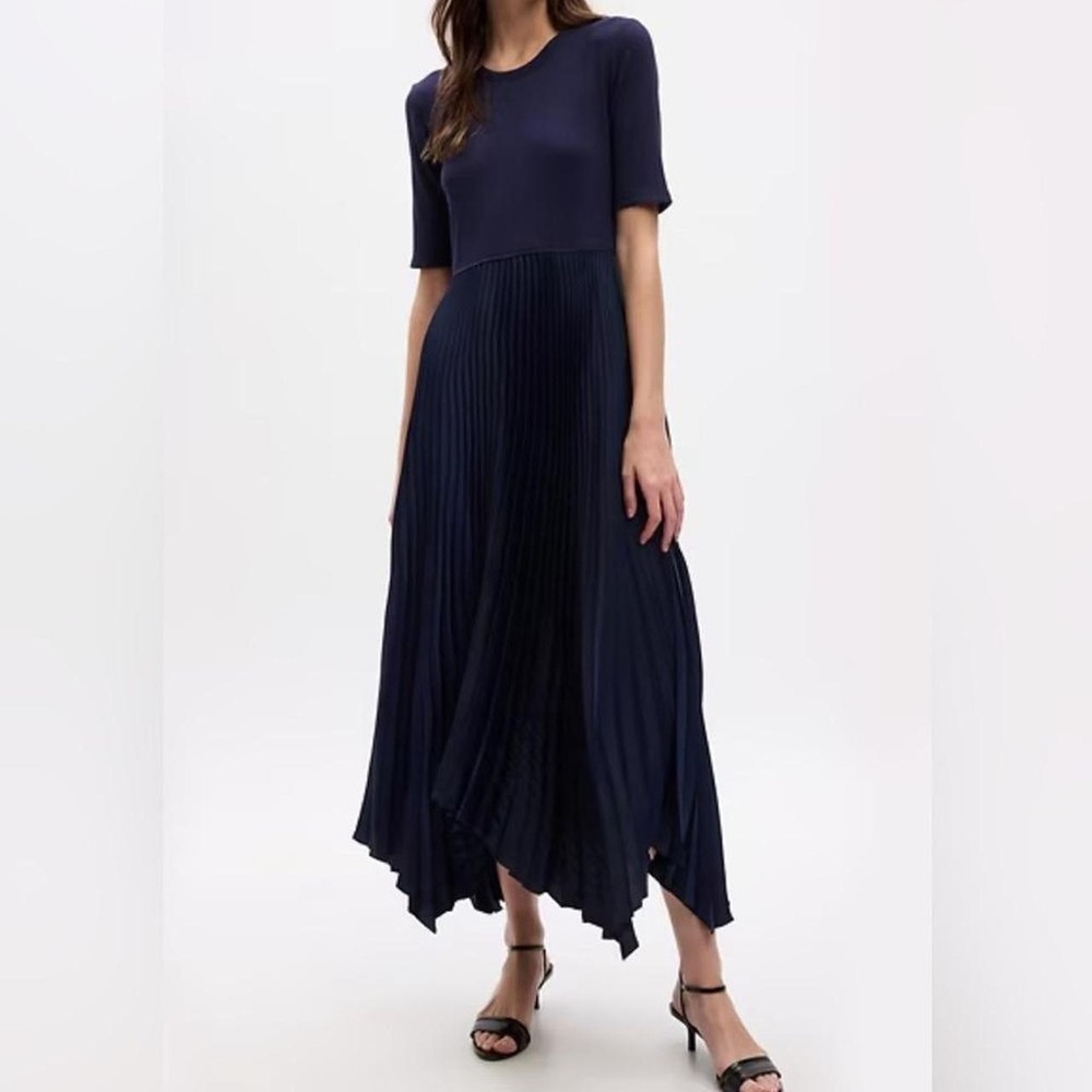 Women’s navy gap satin pleated midi dress size small